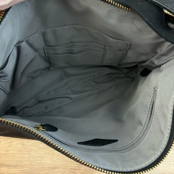 Fossil Elise Crossbody Bag Black Pebbled Leather Slim 3 Zipper Adjustable - Picture 6 of 13